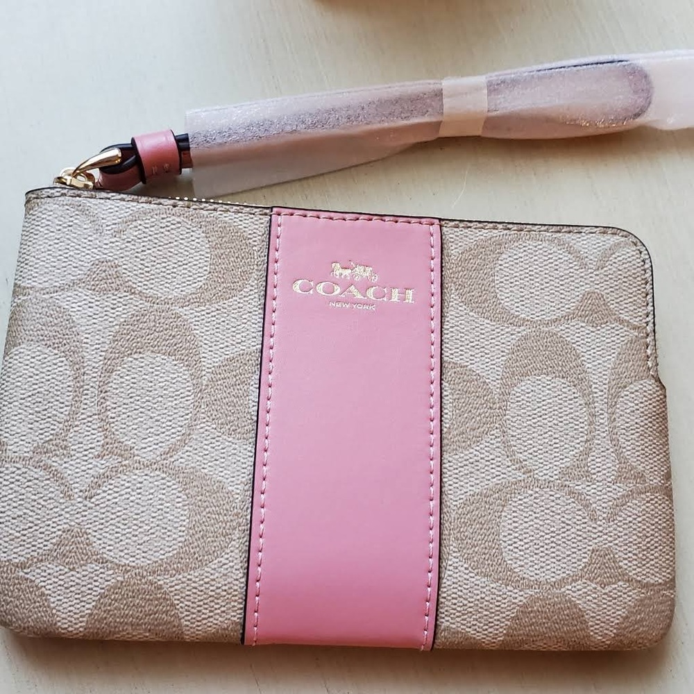 Coach Wristlet Pink